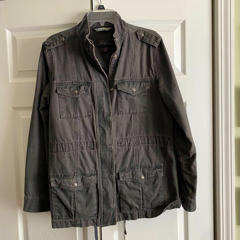 Levi’s Jean Jacket w/ Buttons and Zipper